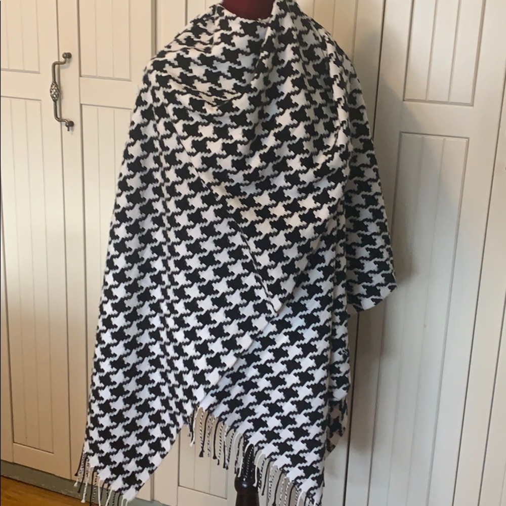 Houndstooth Wrap NWOT - Picture 4 of 6